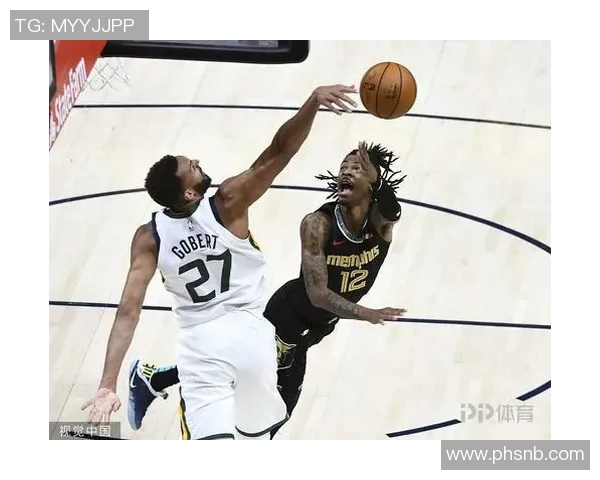 8号爵士与灰熊激战正酣球迷期待精彩对决与逆转时刻
